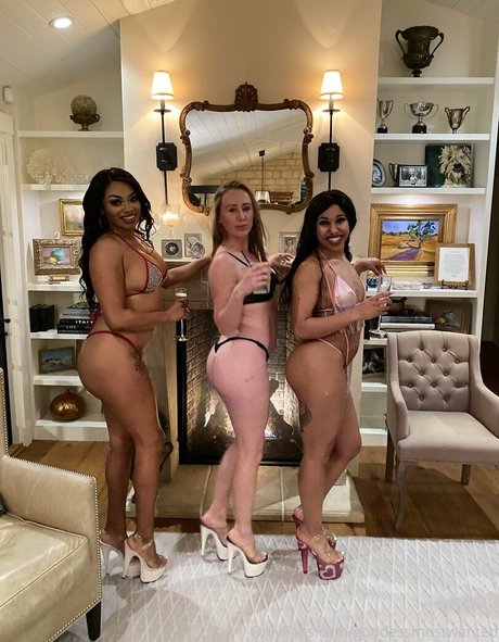 goddessmostwanted naked pornstar img