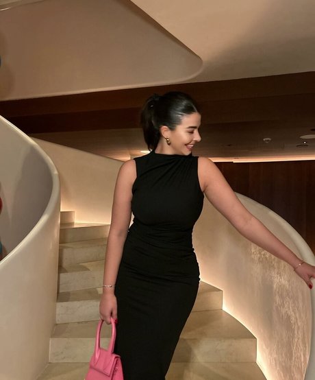 im notannaa xxx model photo