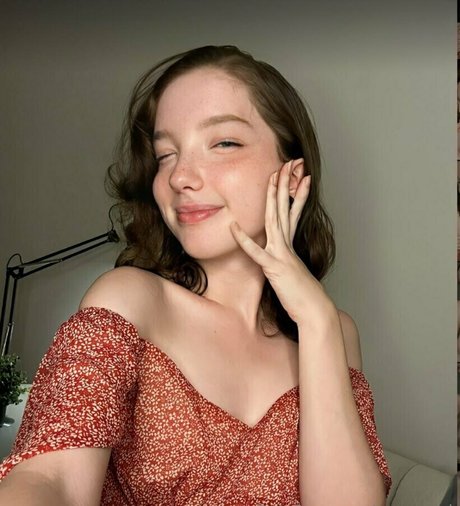 ioanna si naked actress images