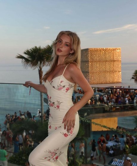 India Woollard naked actress photo