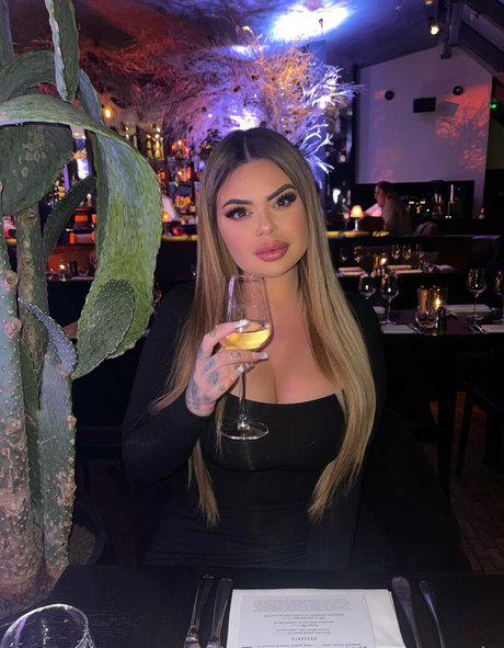 lexie vip x nudes model image