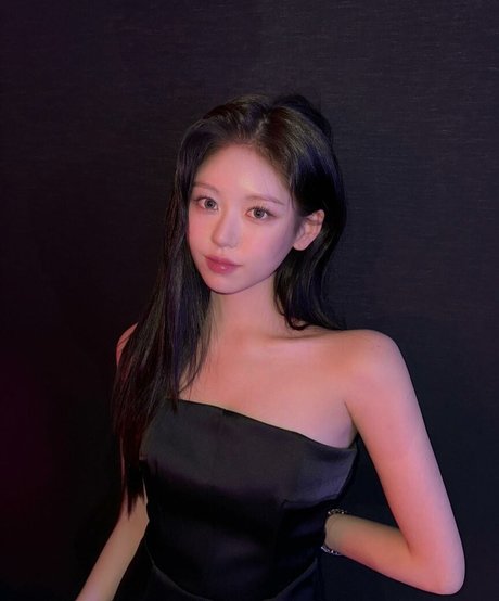 Solvely model sexy photo