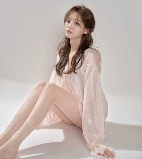 Solvely nude model picture