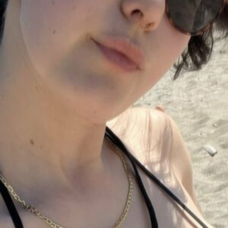 Faith King star erotic picture