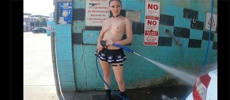 giantess onlyfans pretty photo