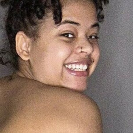 Gia Gold hot actress pics