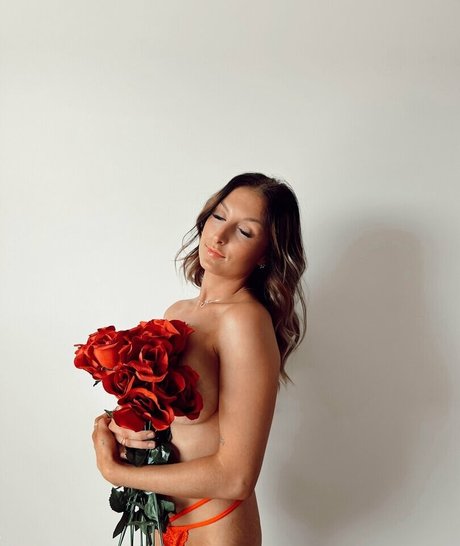 PlaymateSashaVIP pornstar hot images