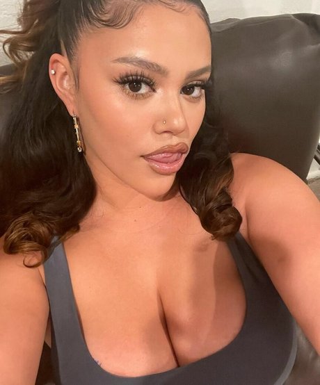 Onlygramztv art model pictures