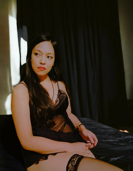 lolaxoficial naked actress photos