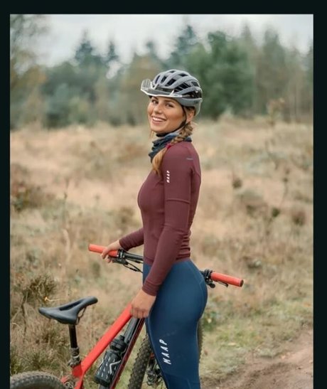 Puckmoonen adult model pictures