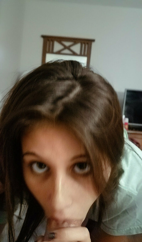 thatbrandom model top pictures