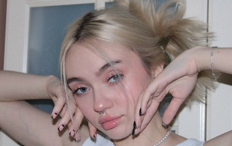 adelewilson__ hot actress photo