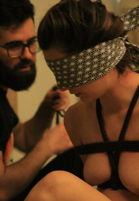 trenzalore shibari star free photo