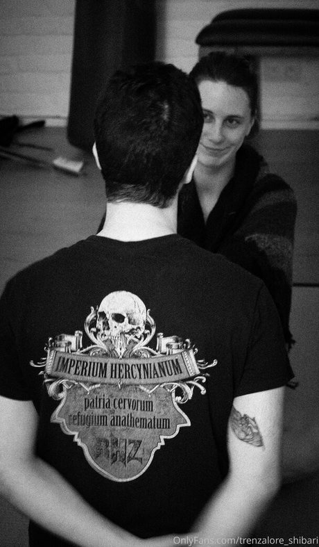 trenzalore shibari top star img