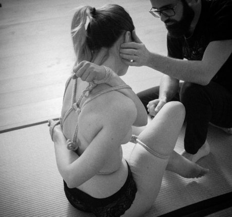 trenzalore shibari erotic star photo