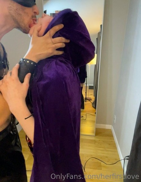 herfirstlove hot model img