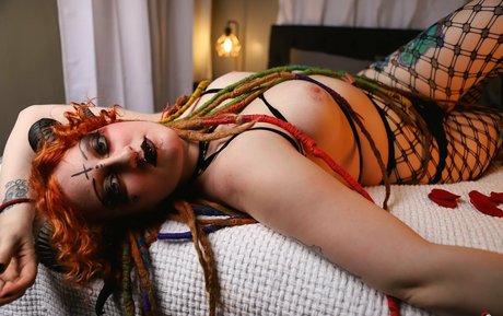 lucyhazeofficialfree model sex photos