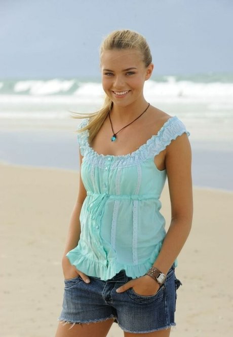 Indiana Evans art star photos