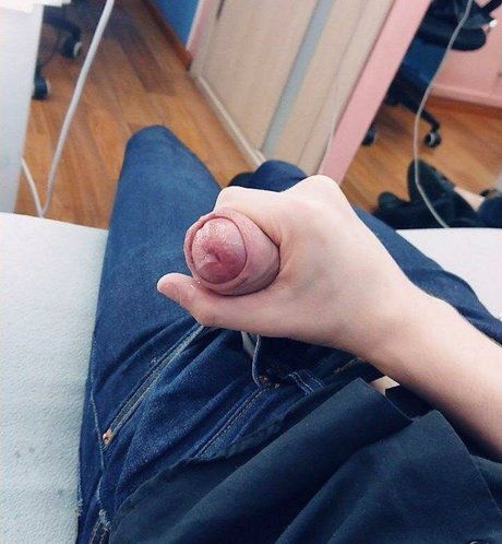 Petitecharlize exclusive actress picture