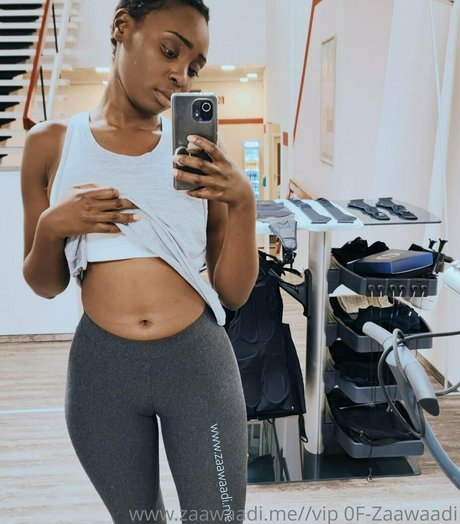 zaawaaditv model naked pic