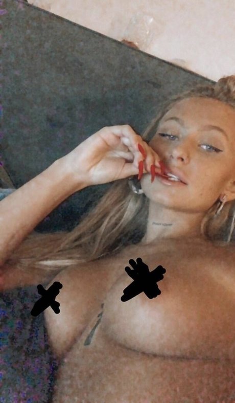 Elin Junkergard star high quality picture