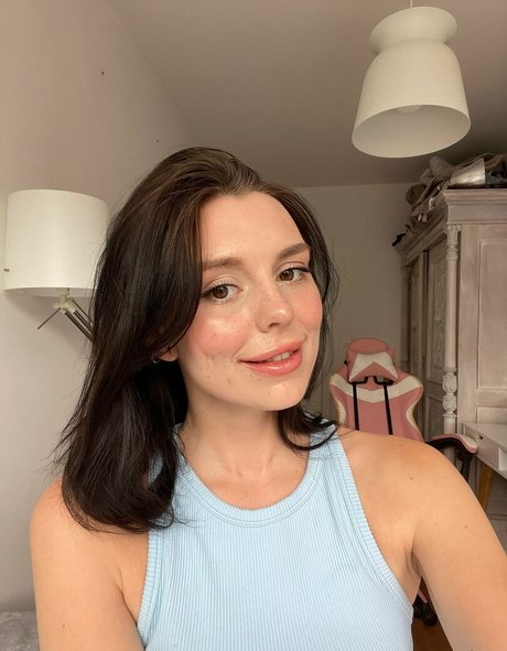 emyraine sex star photo