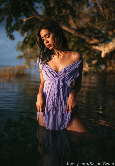 Sailor Gwen adult model image