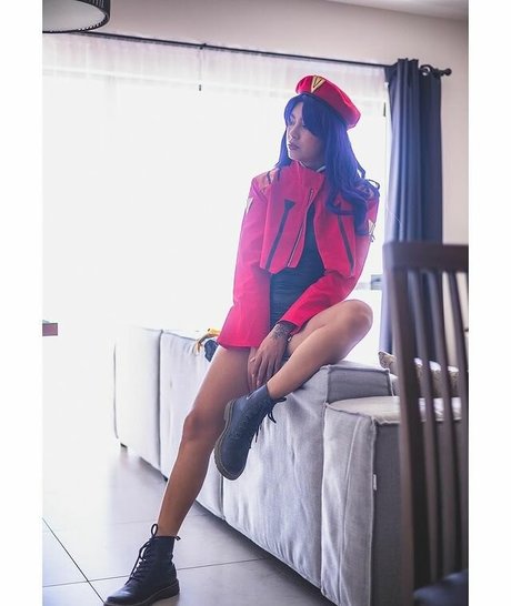 Sailor Gwen pornstar naked image