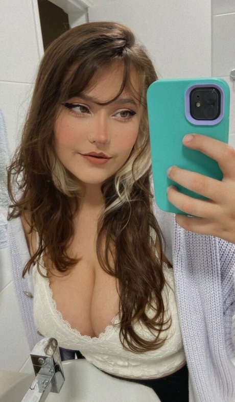 RED Mariana free pornstar image