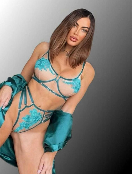 Bigbootyjulia art model photo