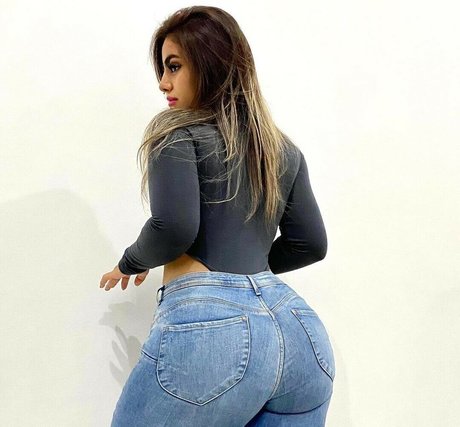 Thaily Delgado pretty pornstar images