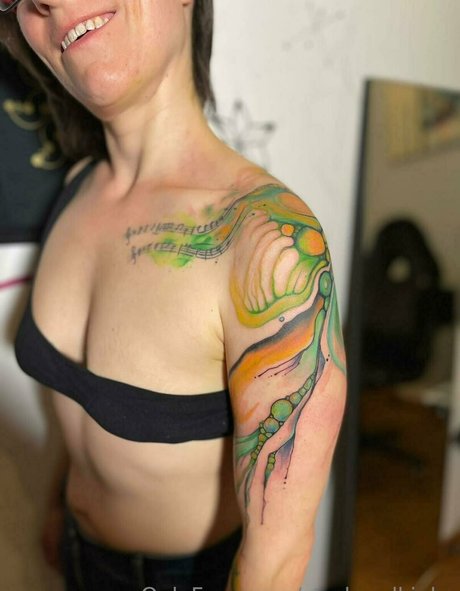 teen asian onlyfans hd pic