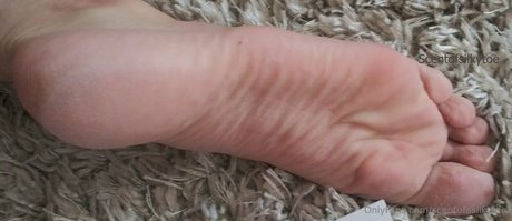 scentofasilkytoe porn star img