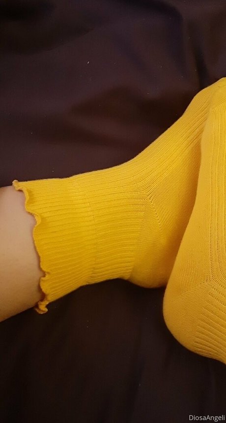 fall4angelic star sexy pics