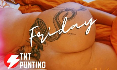 carlyelectriclive naked star galleries