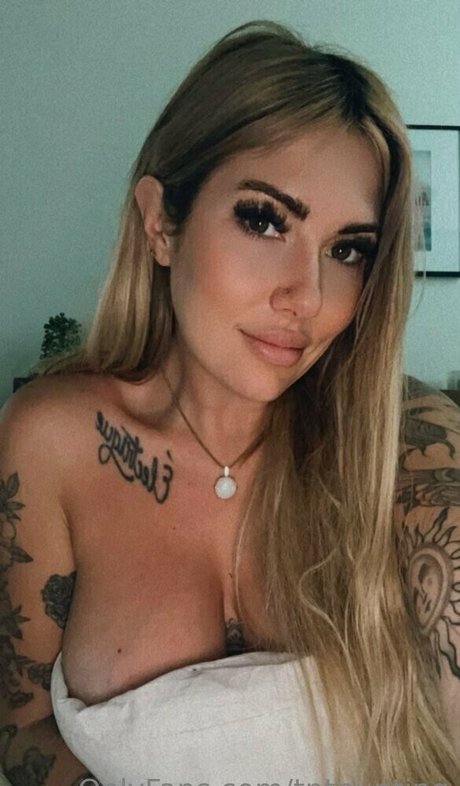 carlyelectriclive pornstar hot pic