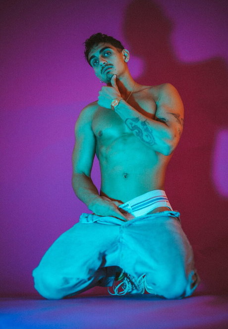 henryandkasey adult model image