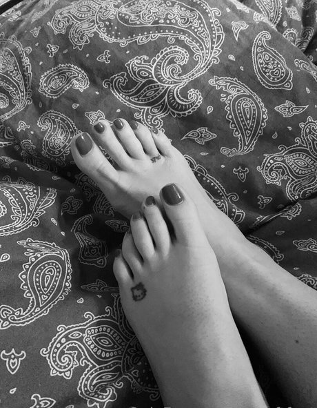 liasoftfoot star hot pic