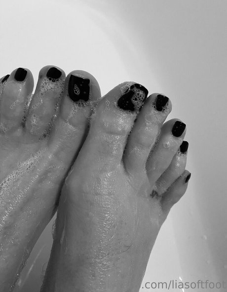 liasoftfoot pornographic star pics