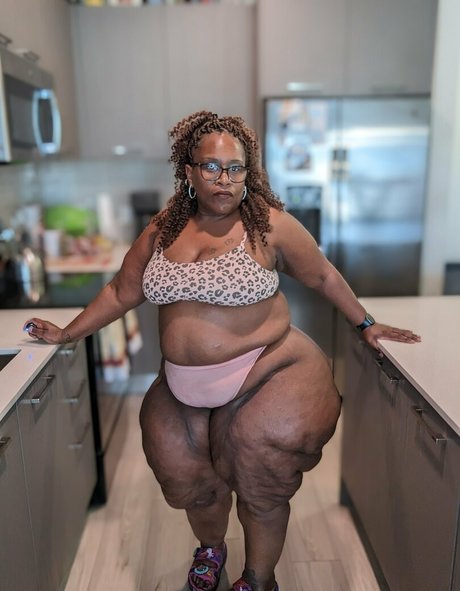 ms thickerthan art actress photo