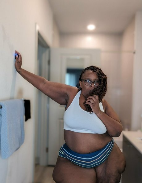 ms thickerthan Quick photo