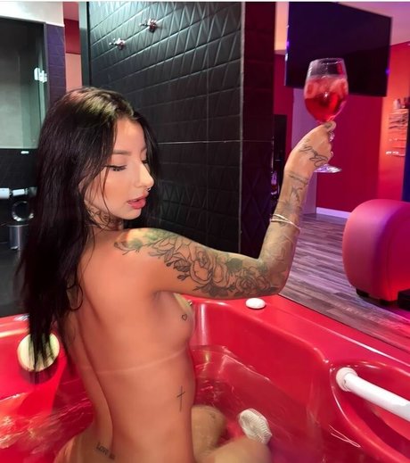 Bruna Fortaleza naked pornstar pictures