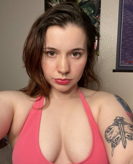 kaleskujo star nude image