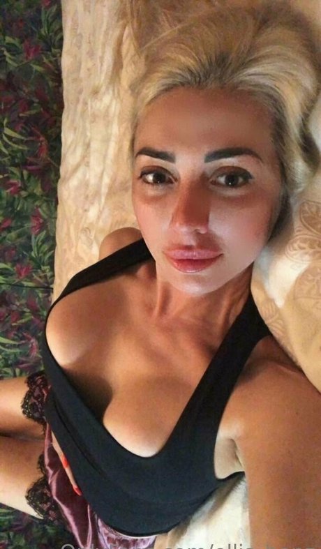 ellis benz model nude galleries