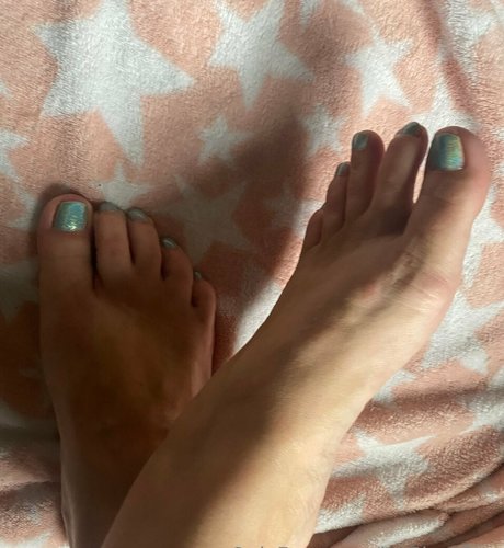 jes5icasfeet model nude picture