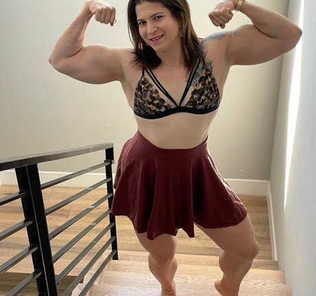 Eva The Supergirl erotic model img