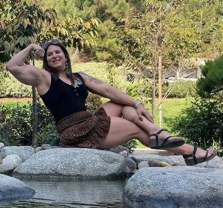 Eva The Supergirl star nude archive