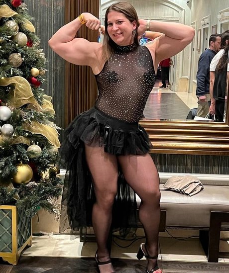 Eva The Supergirl sexy model pics