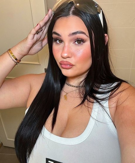 ndn marie model naked picture