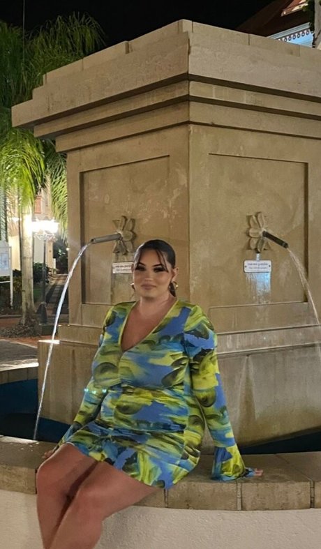 ndn marie model naked photo